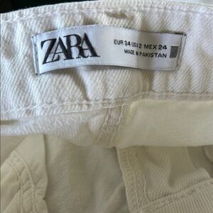 Zara white jeans in great condition, no stains or rips